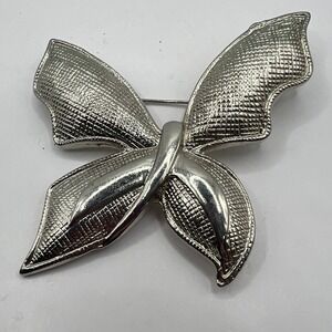 Vintage Butterfly Moth Brooch Brushed Shiny Silver‎ Tone Pin